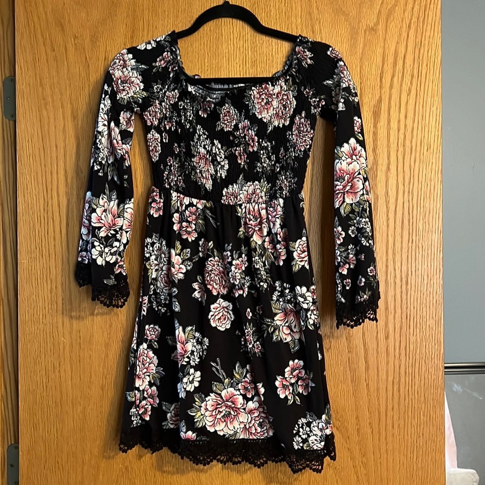 Long sleeve Floral w/ Lace Dress